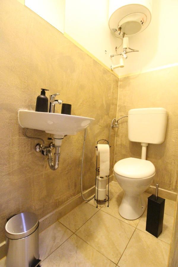 Private Quad Bedroom With Bathroom Rf3 Wien Eksteriør billede