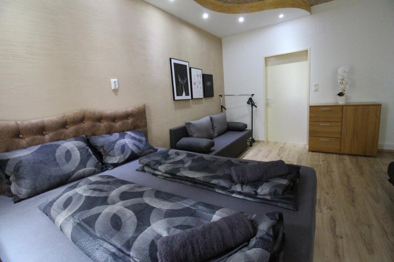 Private Quad Bedroom With Bathroom Rf3 Wien Eksteriør billede